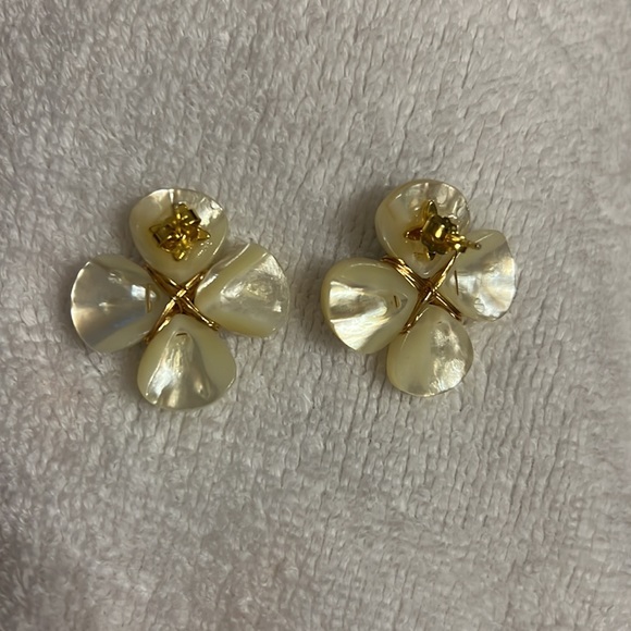 Pearl Flower Earrings - Picture 2 of 2